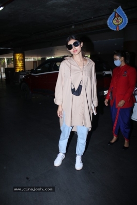 Mouni Roy Spotted at Airport - 8 of 9