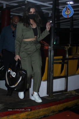 Parineeti Chopra Spotted At Varsova Jetty - 4 of 9