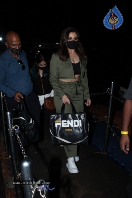 Parineeti Chopra Spotted At Varsova Jetty - 7 of 9