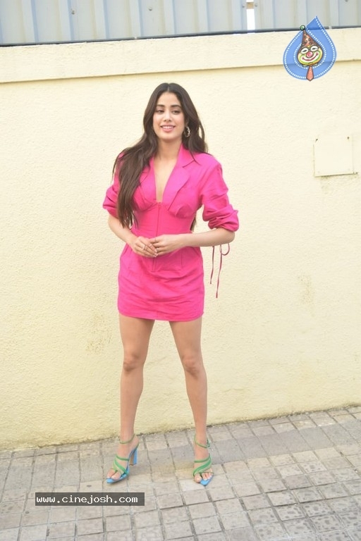 Roohi Film Promotion At PVR Juhu - 7 / 14 photos