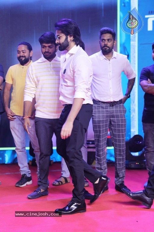 Gaali Sampath Pre Release Event - 24 / 27 photos