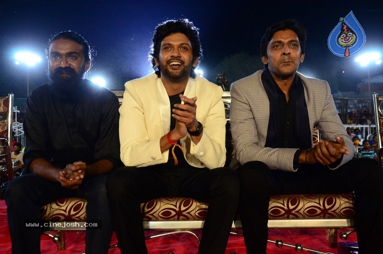 Jathi Ratnalu Pre Release Event 01 - 32 / 42 photos