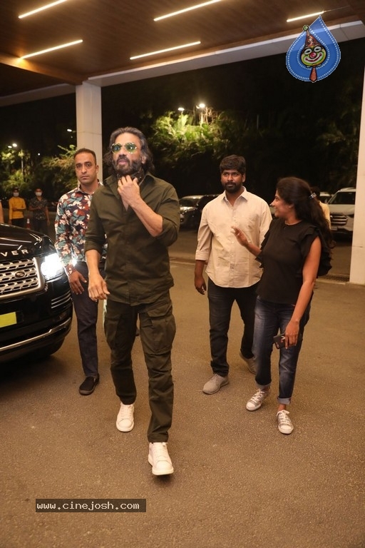 Mosagallu Movie Pre Release Event - 24 / 98 photos