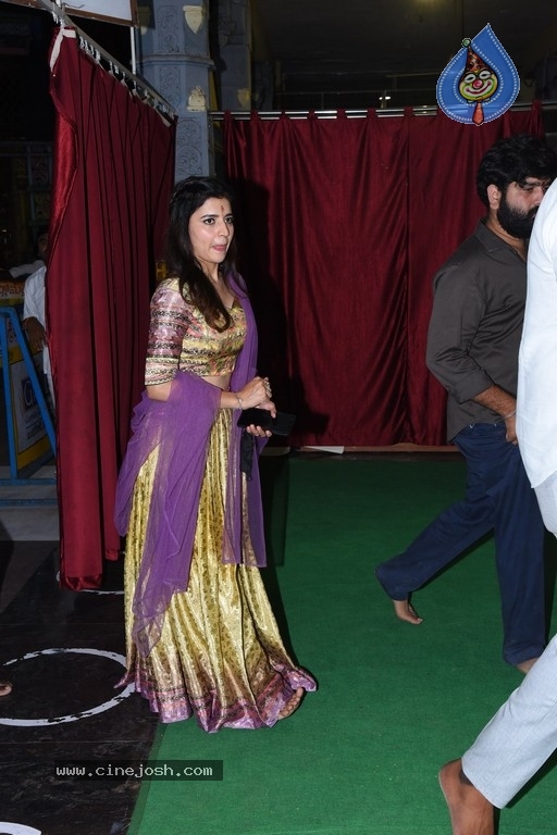 Tellavarithe Guruvaram Team at Vijayawada - 13 / 21 photos