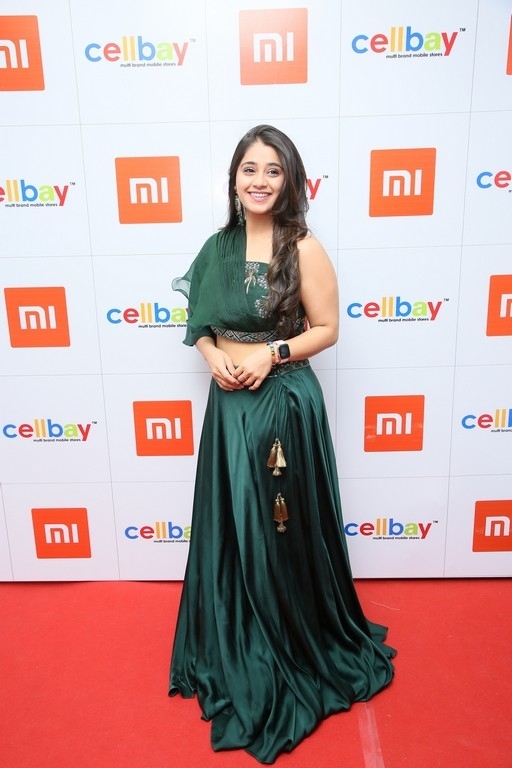 Cell Bay-Flagship Outlet Launch - 5 / 13 photos