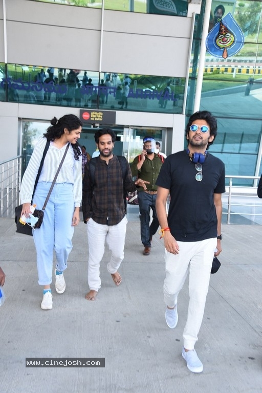 Jathi Ratnalu team at Tirupati Airport - 15 / 21 photos