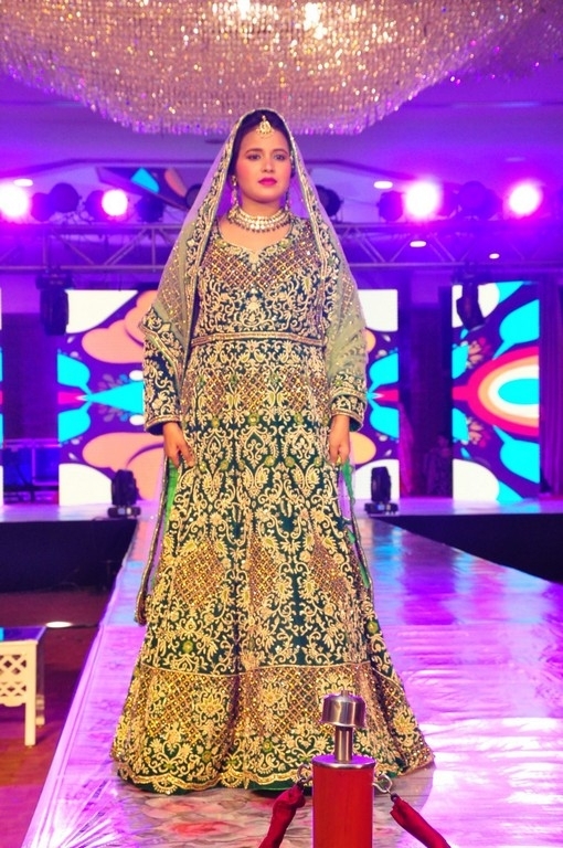 Me Women Fashion Show - 1 / 21 photos