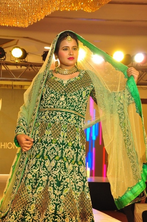 Me Women Fashion Show - 21 / 21 photos