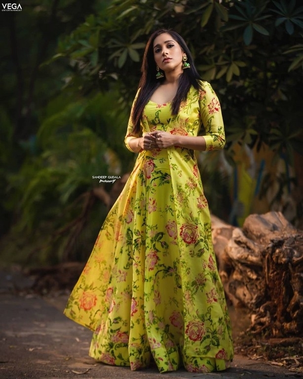 Rashmi Gautam Photos - 4 / 5 photos