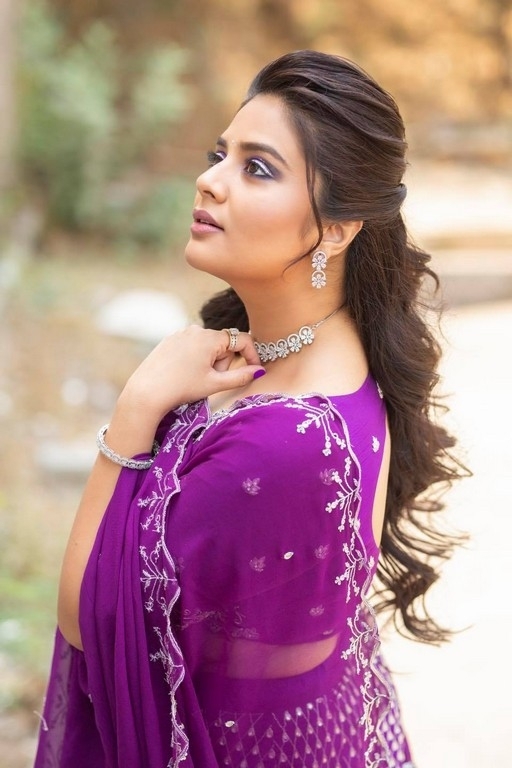 Sreemukhi Photos - 4 / 11 photos