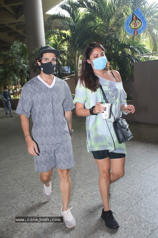 Anushka Ranjan Spotted At Airport - 10 / 12 photos