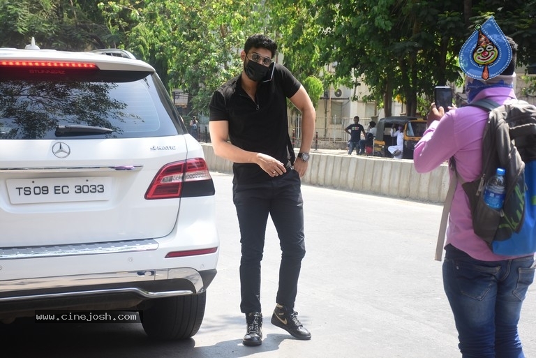 Bellamkonda Srinivas spotted at Bandra - 9 / 15 photos