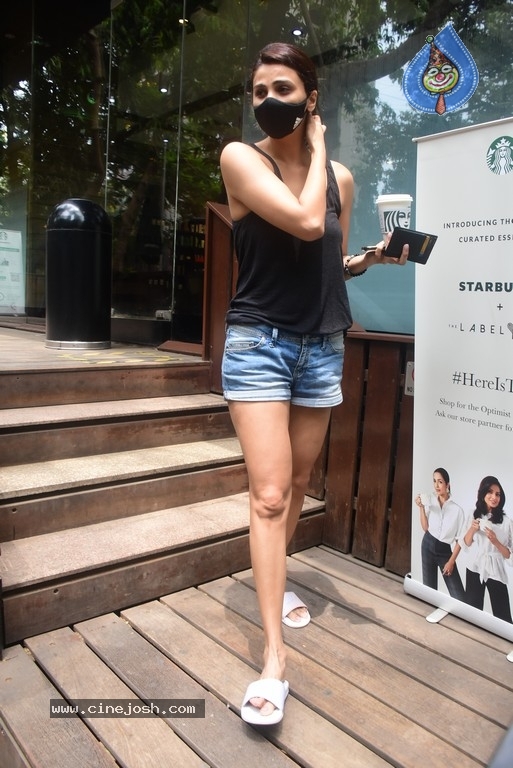 Daisy Shah Spotted Coffee Cafe in Bandra - 10 / 11 photos