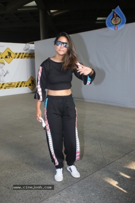 Hina Khan Spotted At Airport - 3 of 17