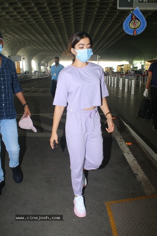 Rashmika Spotted at Airport - 16 / 18 photos