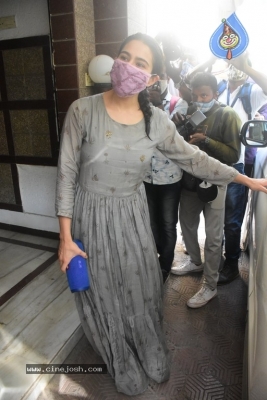 Sara Ali Khan Spotted in Gym - 12 of 14