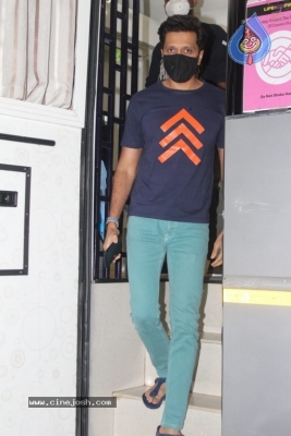 Tamanna And Ritesh Shoot In Andheri - 4 of 16