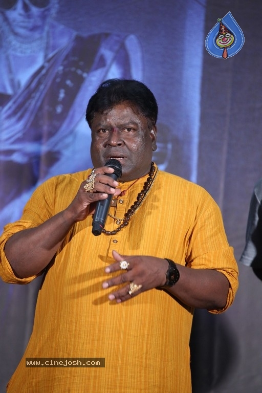 B com Lo Physics Press Meet - 6 / 12 photos