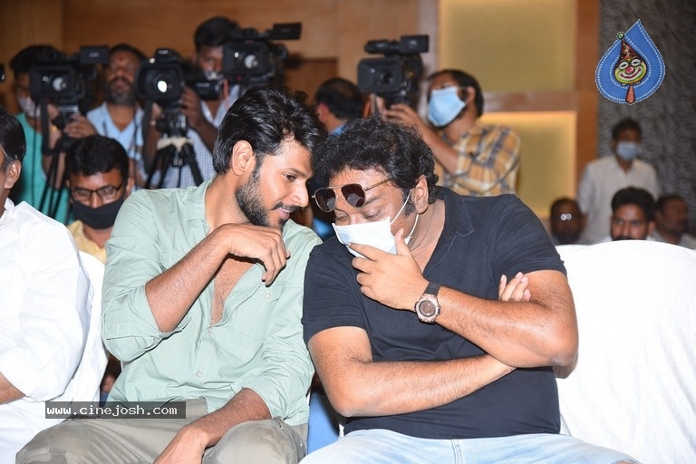 Gully Rowdy Press Meet - 18 / 29 photos