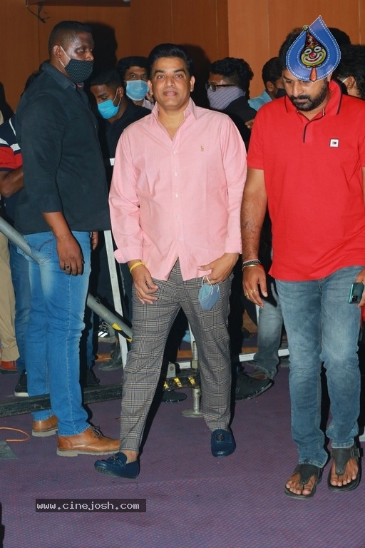 Vakeel Saab Pre Release Event 01 - 7 / 35 photos