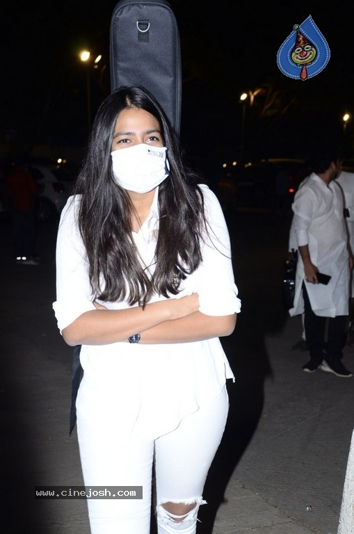 Vakeel Saab Pre Release Event 01 - 18 / 35 photos