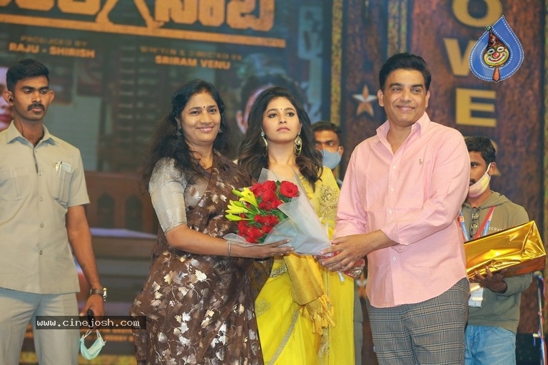 Vakeel Saab Pre Release Event 02 - 39 / 84 photos