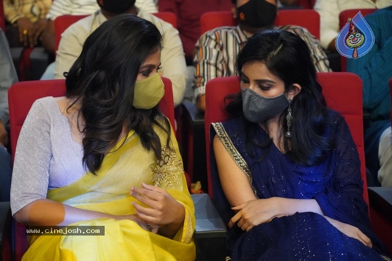 Vakeel Saab Pre Release Event 02 - 68 / 84 photos