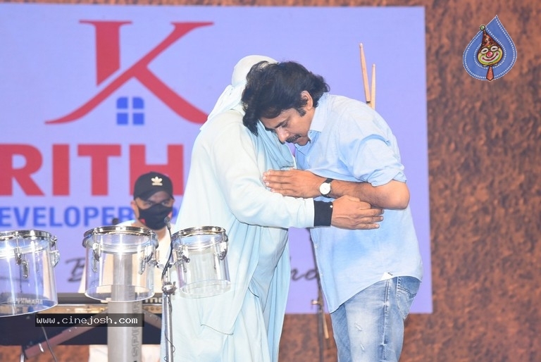 Vakeel Saab Pre Release Event - 13 / 93 photos