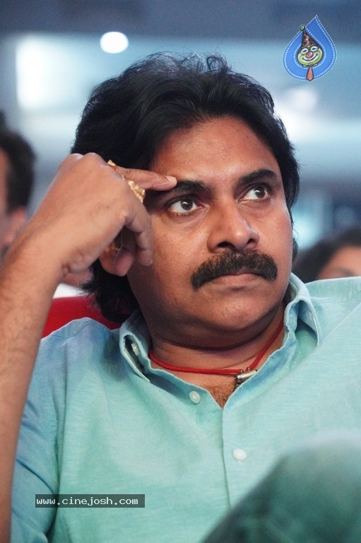 Vakeel Saab Pre Release Event - 27 / 93 photos