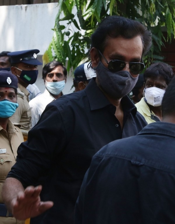 Celebs Condolences to Actor Vivek - 22 / 34 photos