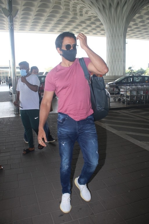 Sonu Sood Spotted At Airport - 4 / 13 photos