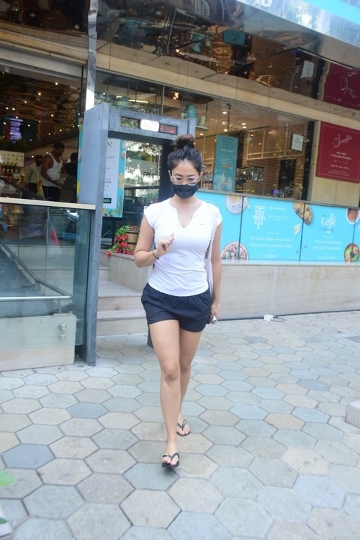 Kim Sharma Spotted Outside Food Hall - 1 / 18 photos