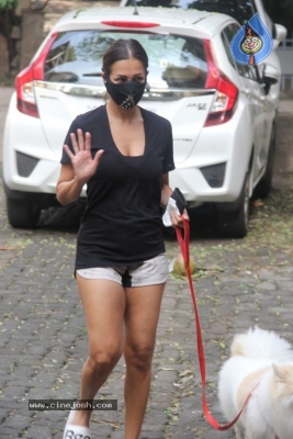 Malaika Arora Spotted At Bandra - 7 of 9