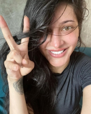 Shruti Haasan Latest Clicks - 1 of 3