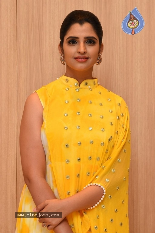 Anchor Shyamala Pics - 2 / 17 photos