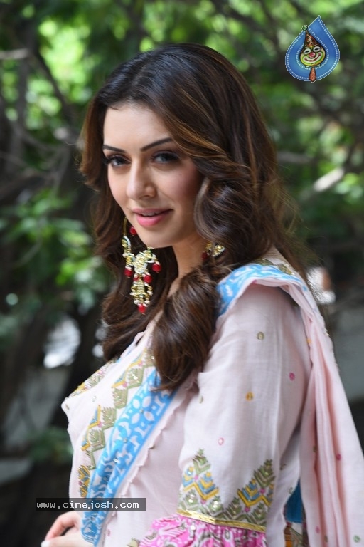 Hansika Motwani Pics - 2 / 14 photos