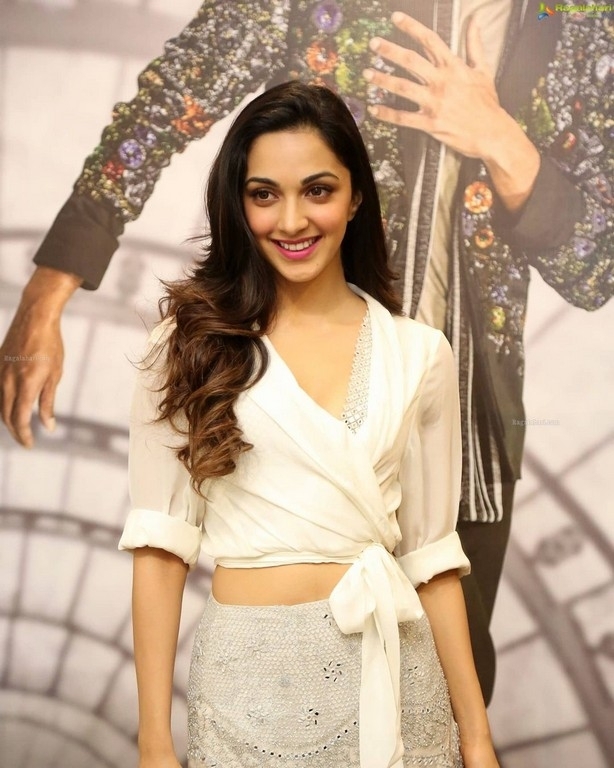 Kiara Advani Photos - 2 / 4 photos