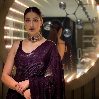 Raai Laxmi Pics - 4 of 5