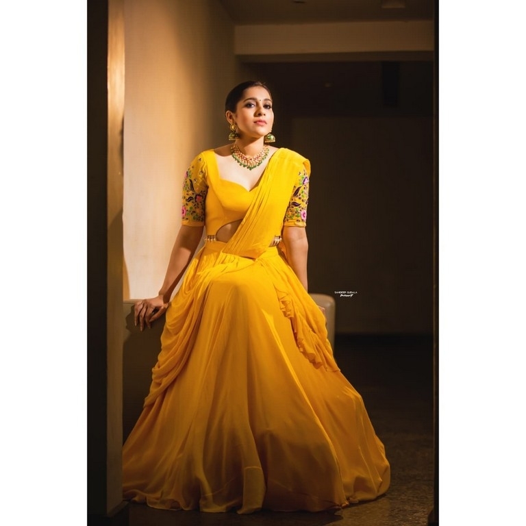 Rashmi Gautam Photos - 2 / 10 photos