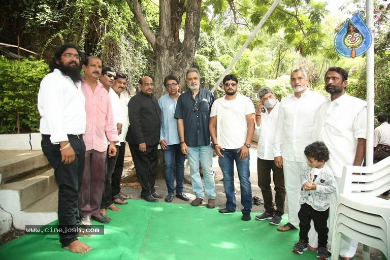 Alert Movie Opening - 12 / 13 photos