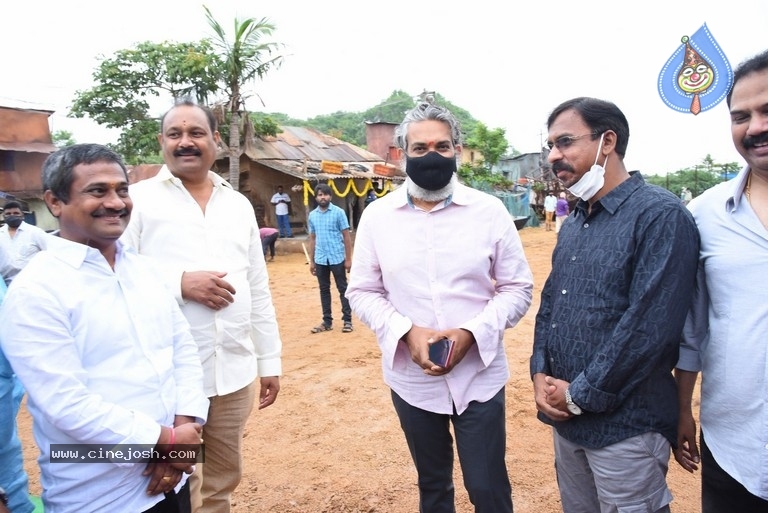 Bellamkonda Chatrapathi Hindi Remake Opening - 6 / 42 photos