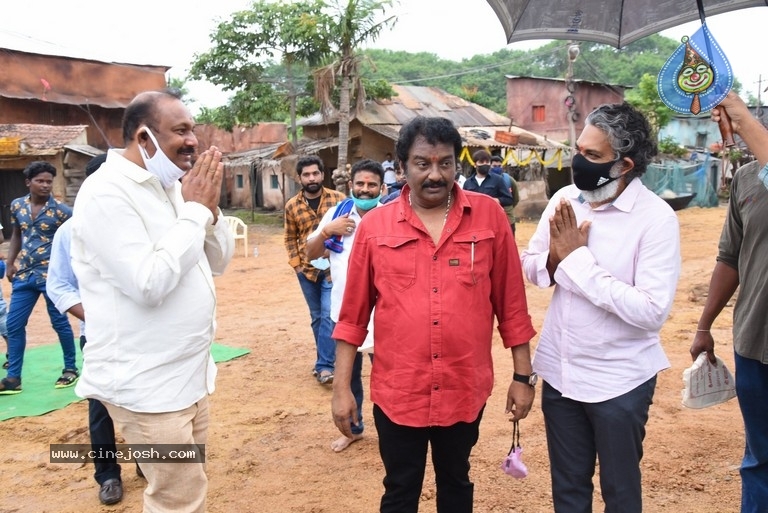 Bellamkonda Chatrapathi Hindi Remake Opening - 20 / 42 photos