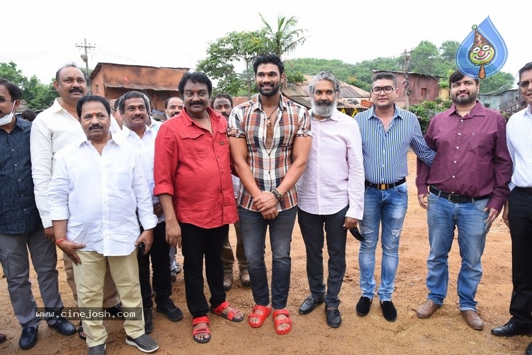 Bellamkonda Chatrapathi Hindi Remake Opening - 26 / 42 photos