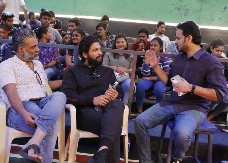 Allu Arjun on the sets of Ghani - 3 / 4 photos