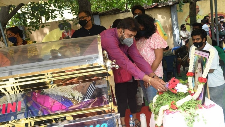 Senior Actress Jayanthi Condolences Photos - 16 / 21 photos
