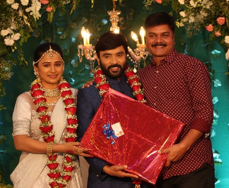 Snekan - Kannika Ravi Wedding Reception - 4 / 21 photos
