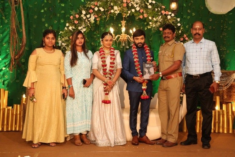 Snekan - Kannika Ravi Wedding Reception - 15 / 21 photos
