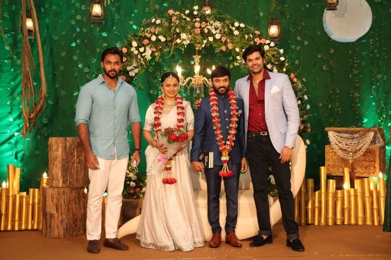 Snekan - Kannika Ravi Wedding Reception - 17 / 21 photos