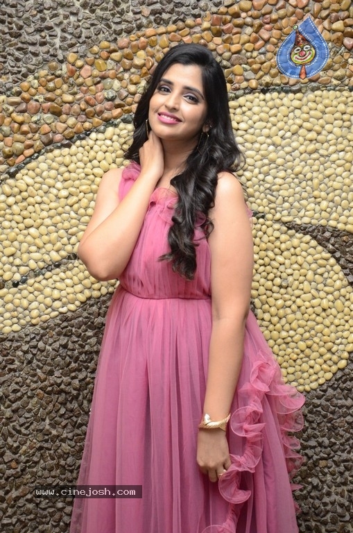 Anchor Shyamala Stills - 6 / 35 photos