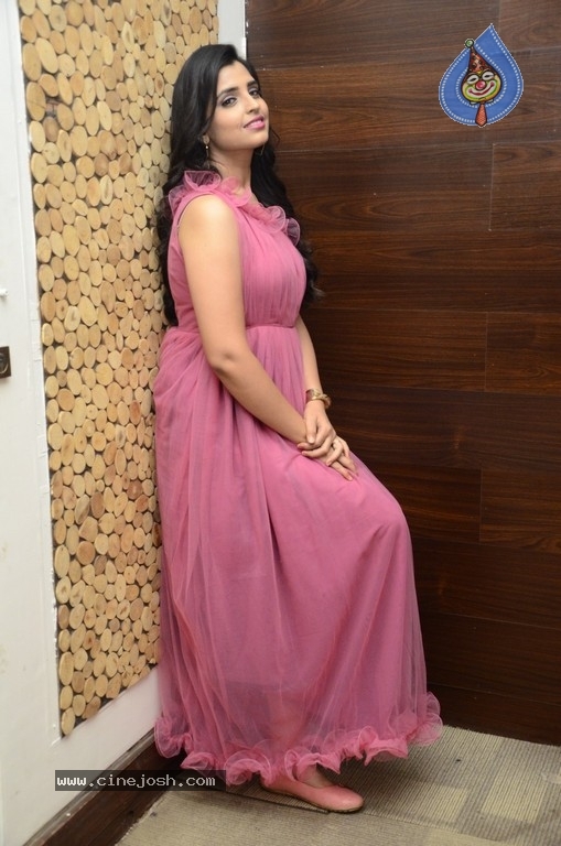 Anchor Shyamala Stills - 7 / 35 photos